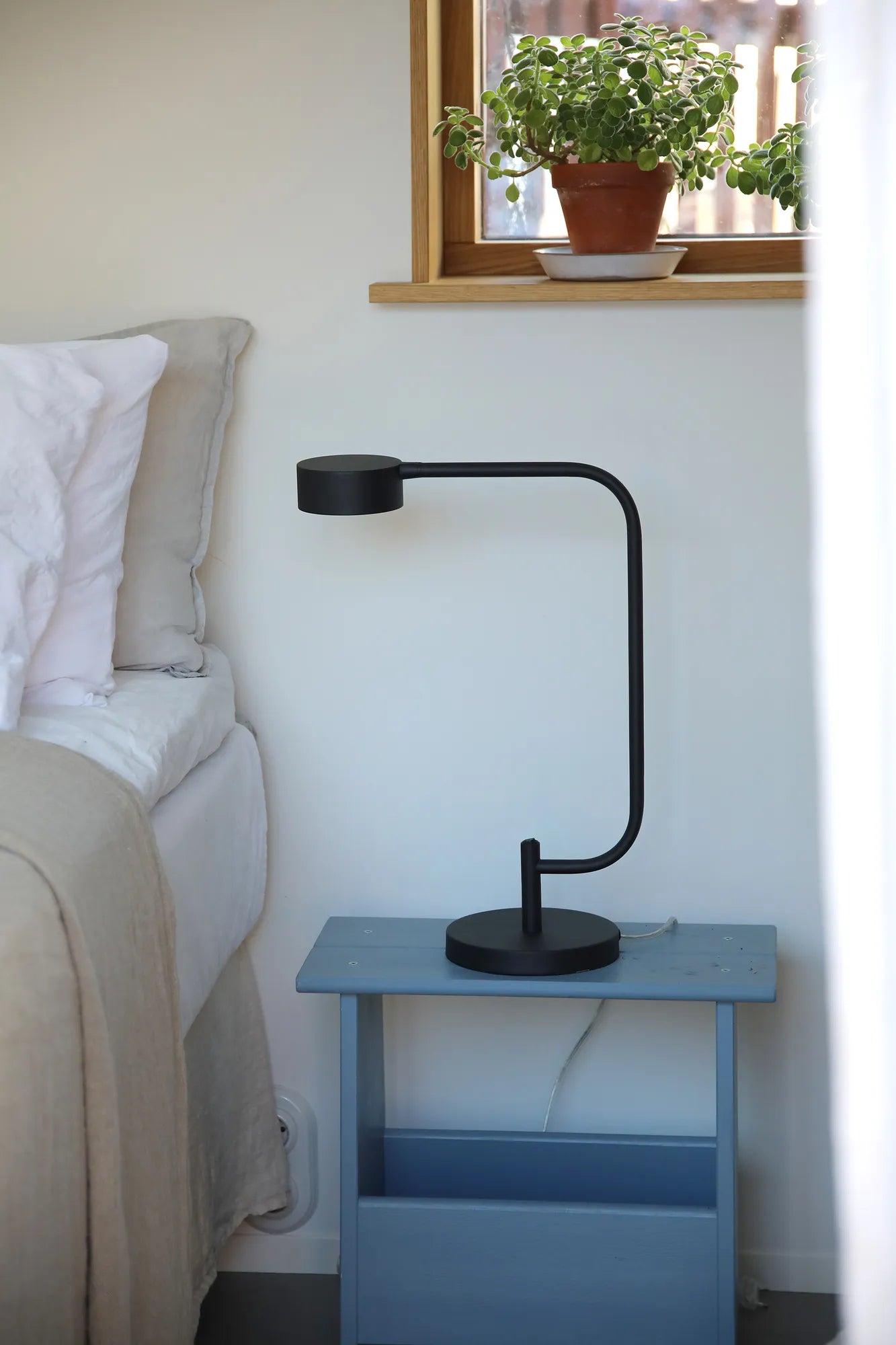 Hugo Table Lamp Black