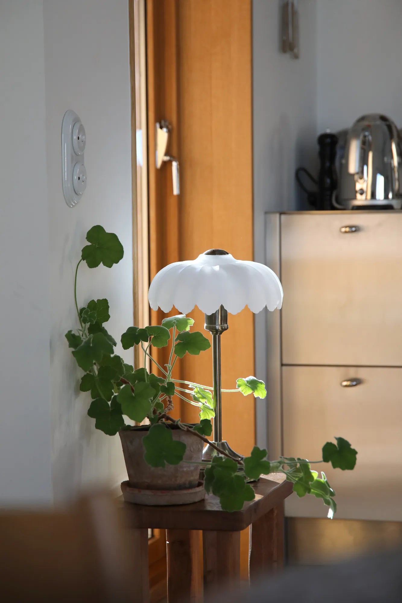 Kurage Bordslampa Vit