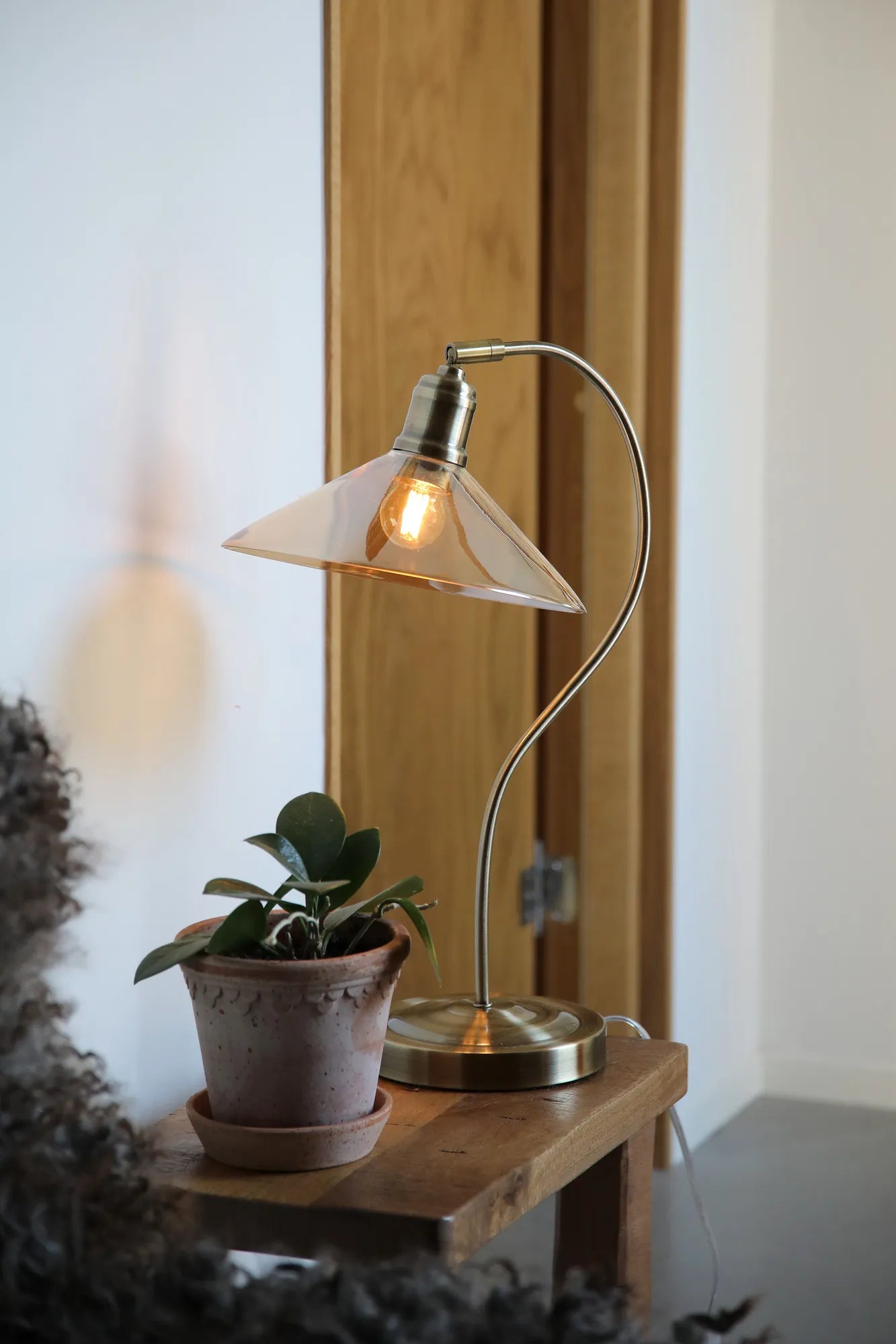 Astra Bordslampa Bärnsten