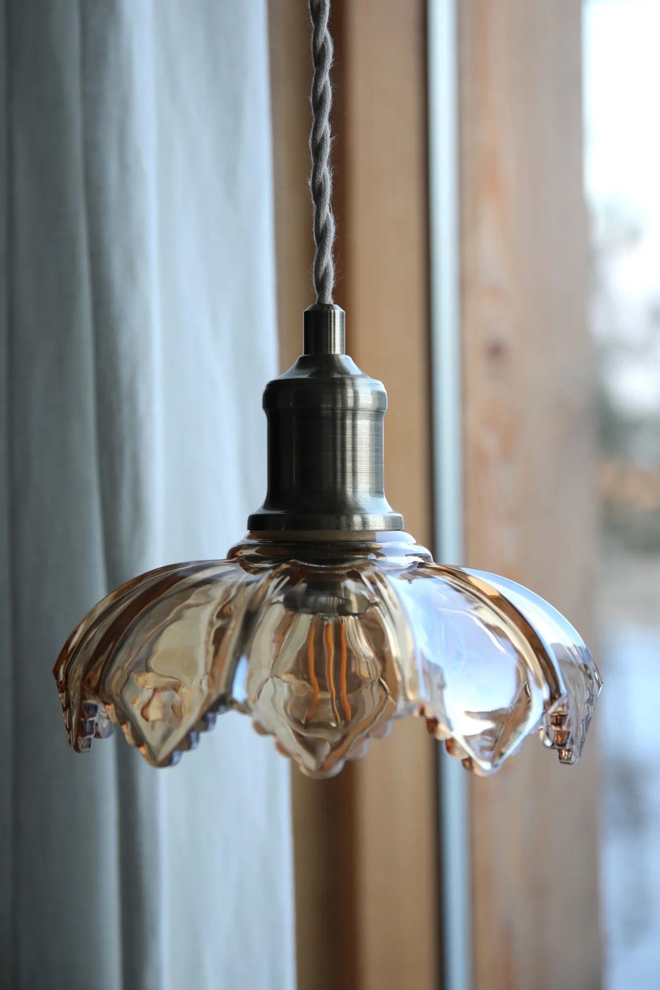 Curio Fönsterlampa Bärnsten