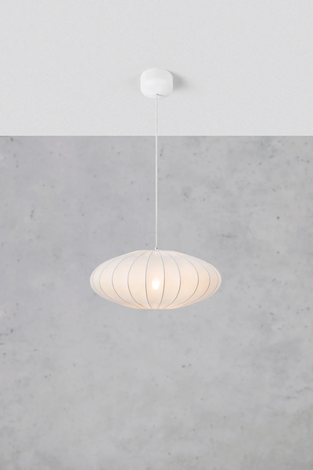 Solia Taklampa Vit Oval 50 cm