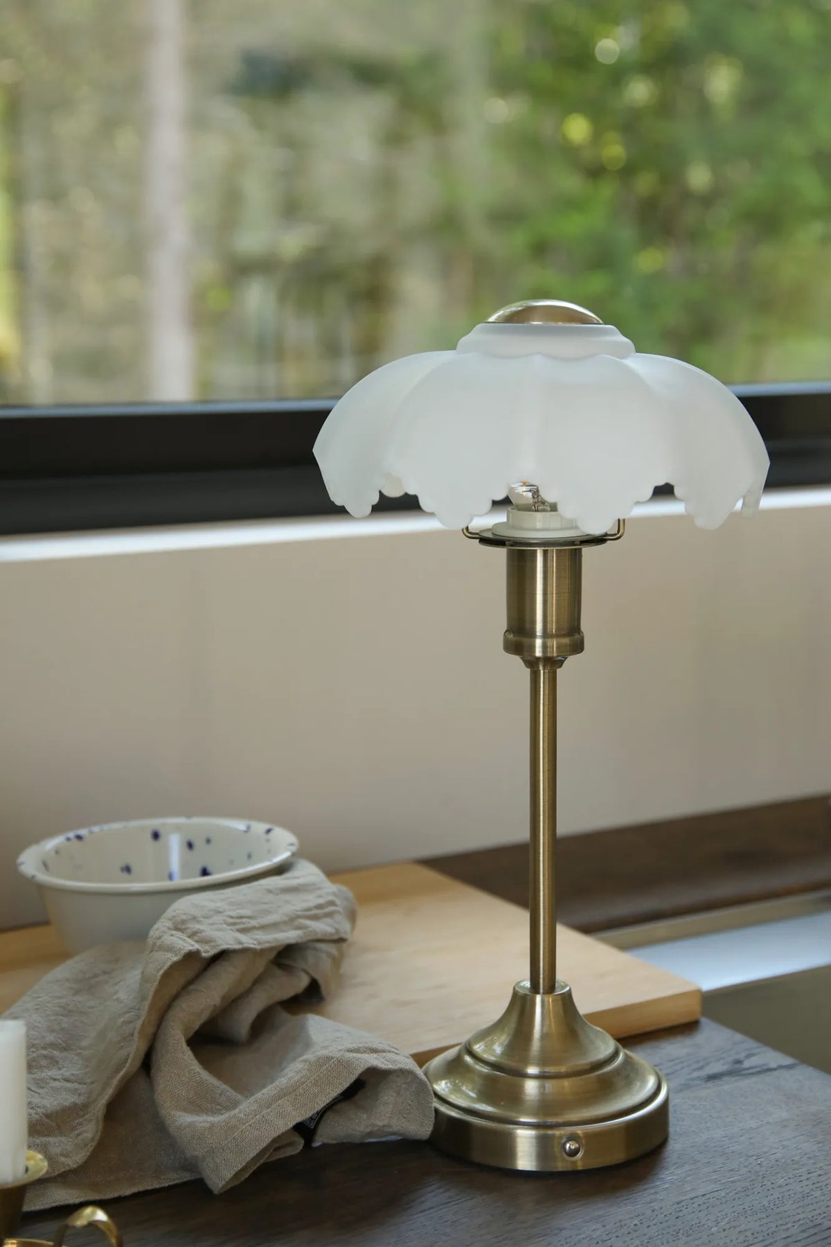 Kurage Rechargeable Table Lamp White