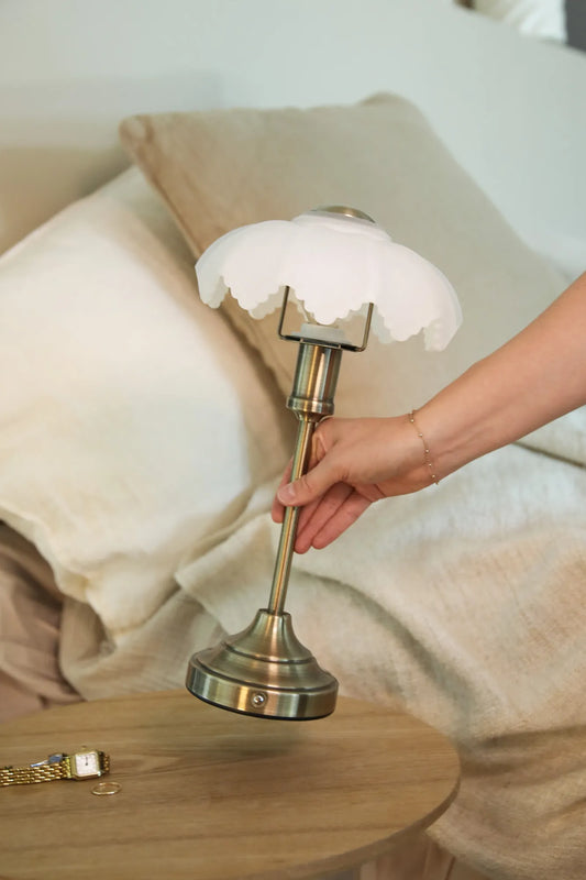 Kurage Wiederaufladbare Tischlampe Weiß