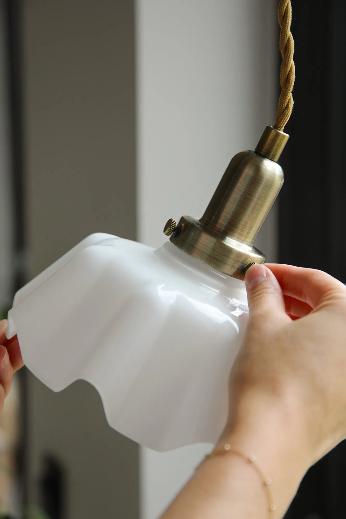 Ona Fensterlampe Messing 18 cm