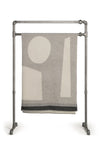Alma grå pläd 180 cm | Alma grey throw blanket | Alma grau Wohndecke