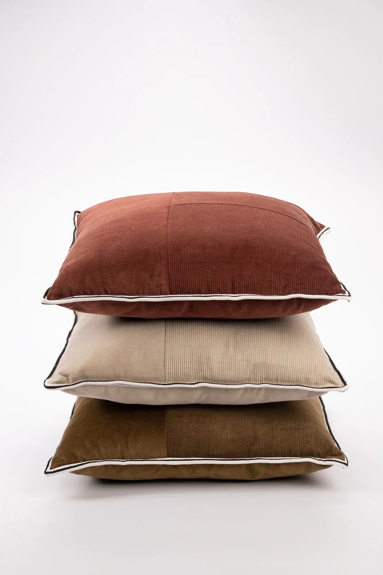 Arna grön kudde 50 cm | Arna green cushion | Arna grün Kissen