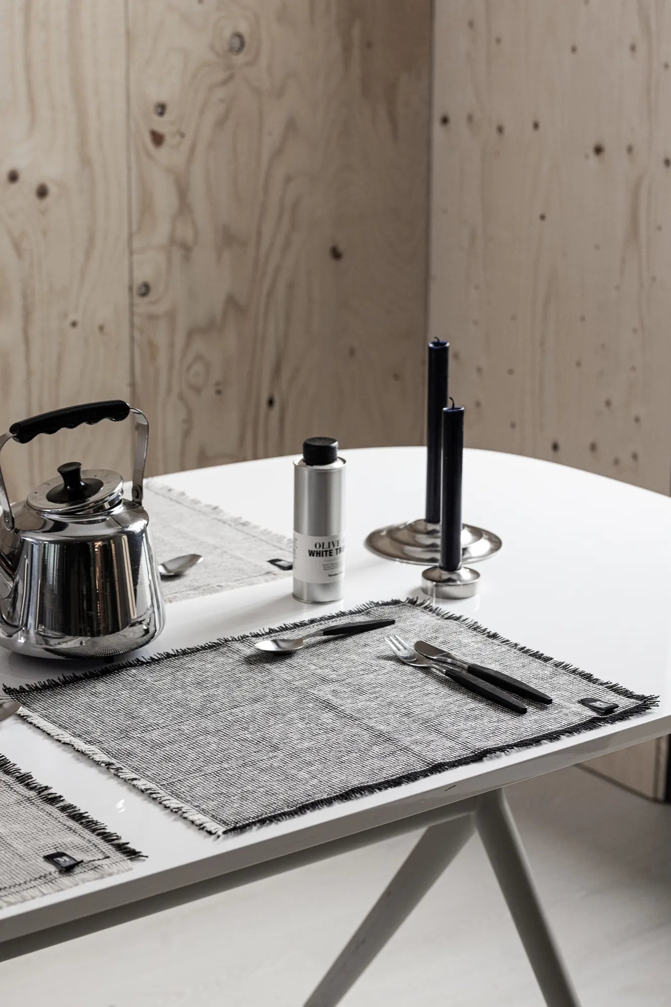 Liv svart bordslampa 35 cm stilren belysning | Liv black table lamp | Liv schwarz Tischlampe minimalistische Beleuchtung