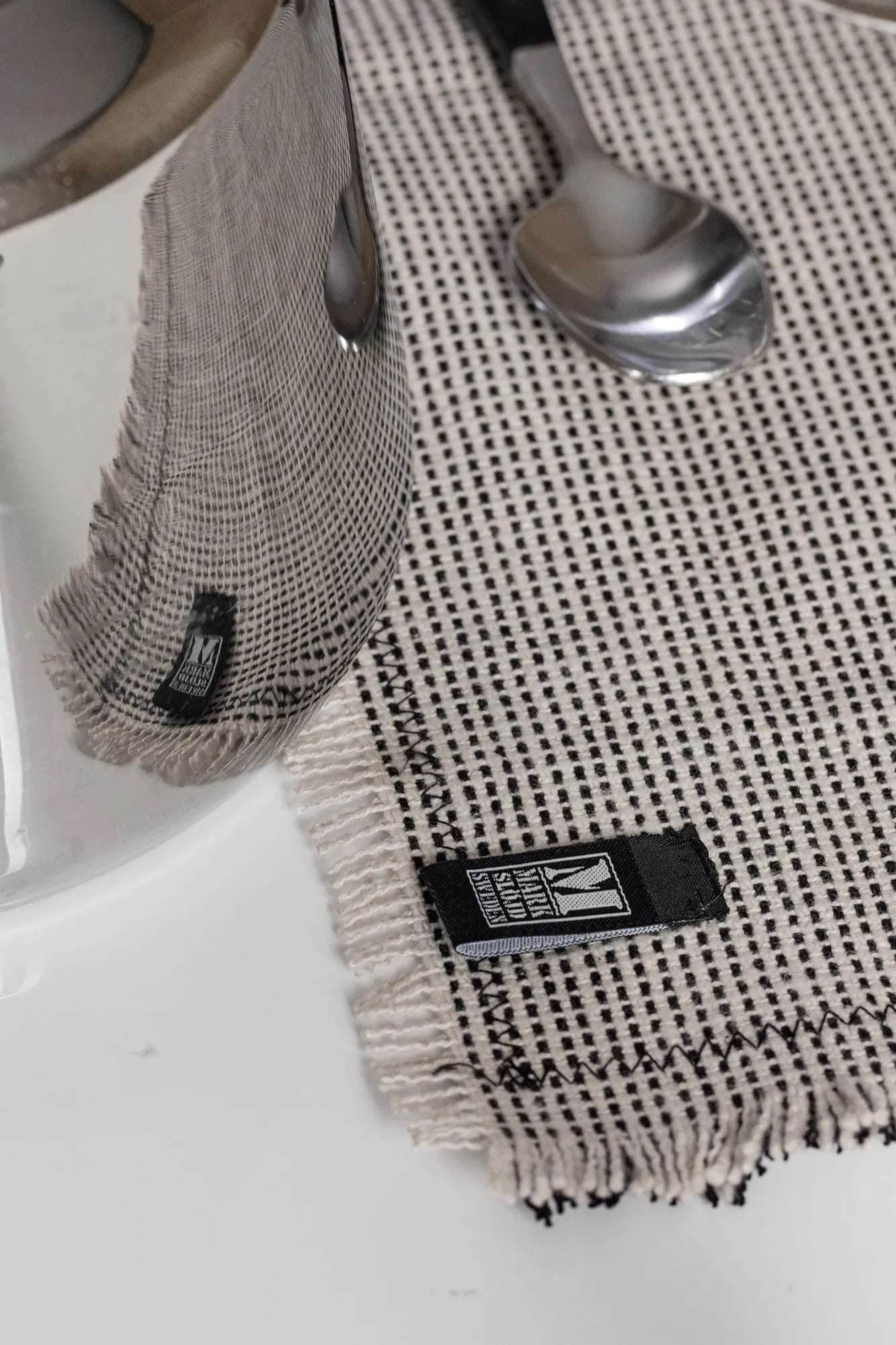 Liv vit bordslampa 35 cm skandinavisk design | Liv white table lamp Scandinavian | Liv weiß Tischlampe skandinavisches Design