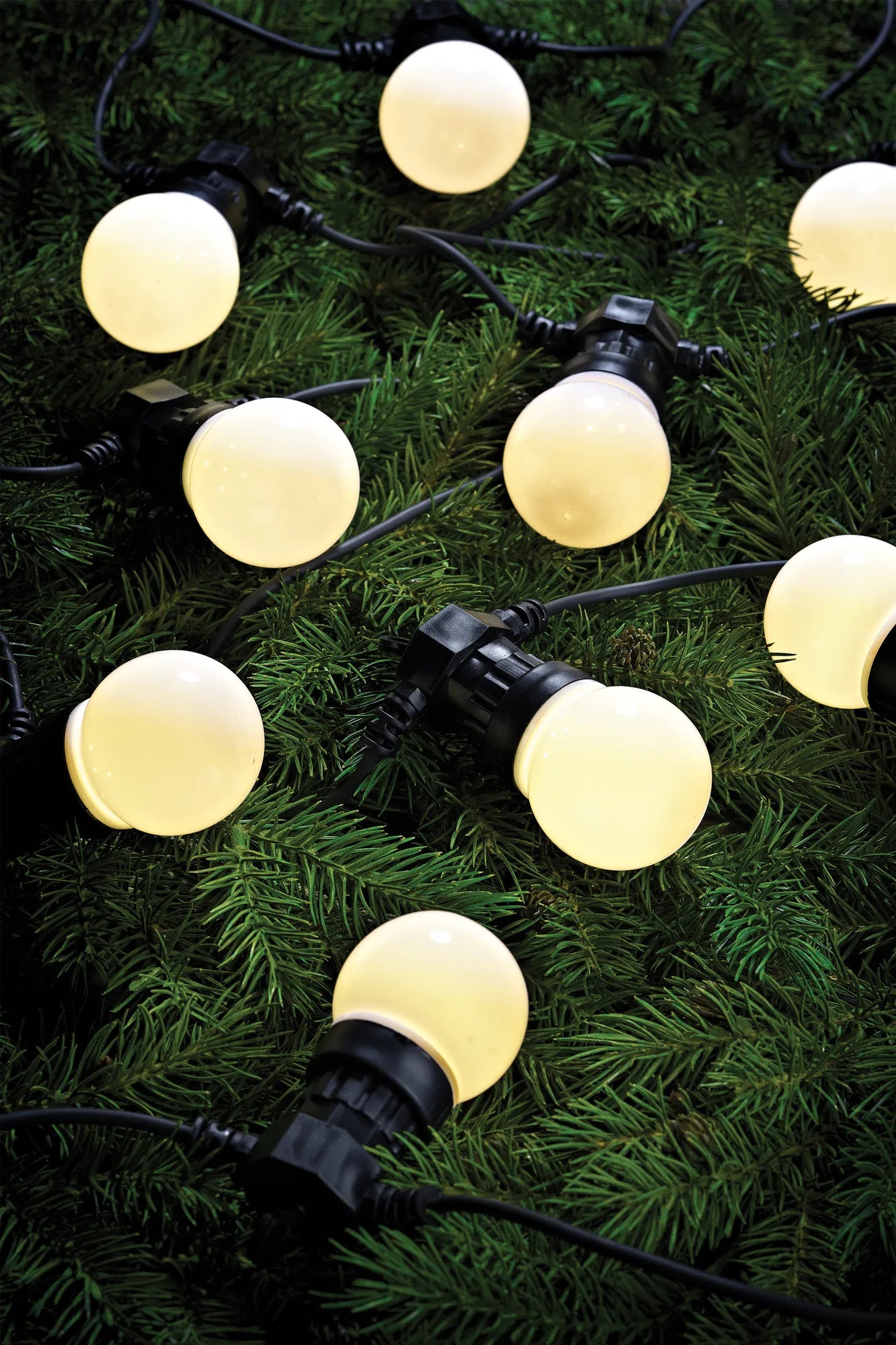 Dakke vit ljusslinga stilren belysning | Dakke white | Dakke weiß Lichterkette für draußen minimalistische Beleuchtung