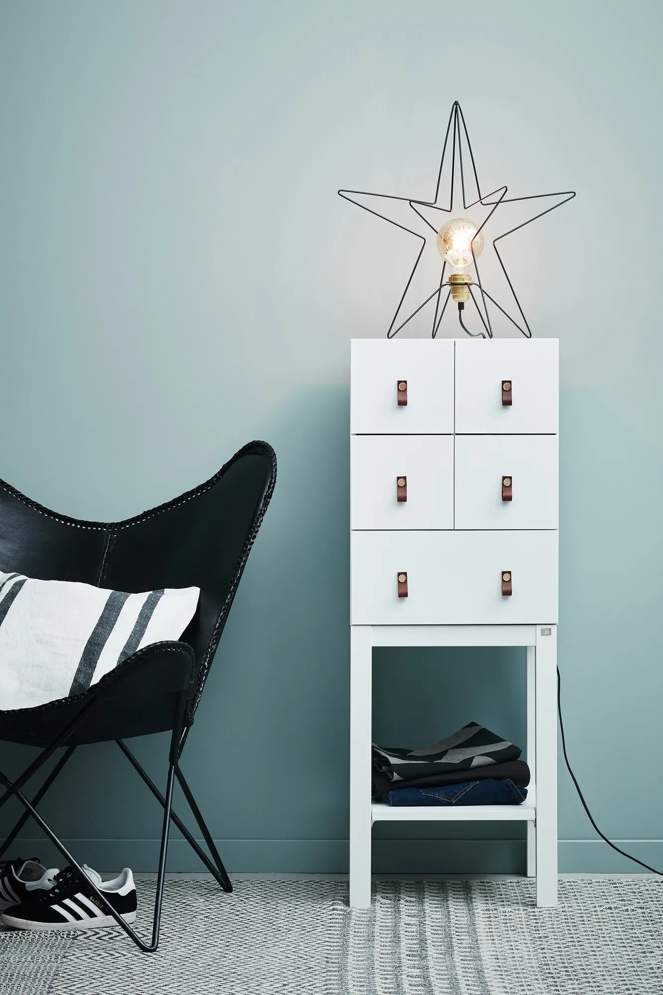 Asterix svart bordslampa skandinavisk design | Asterix black table lamp | Asterix schwarz Tischlampe skandinavisches Design