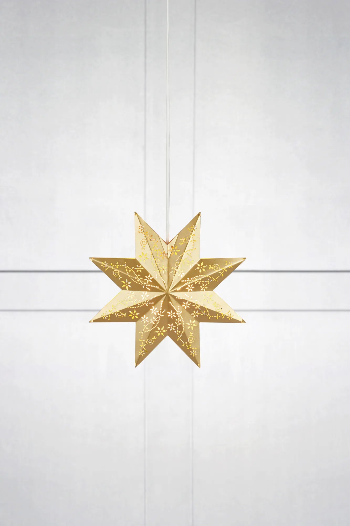 Silva guld julstjärna 30 cm julbelysning stilren belysning | Silva gold Christmas star light minimalist lighting | Silva Gold