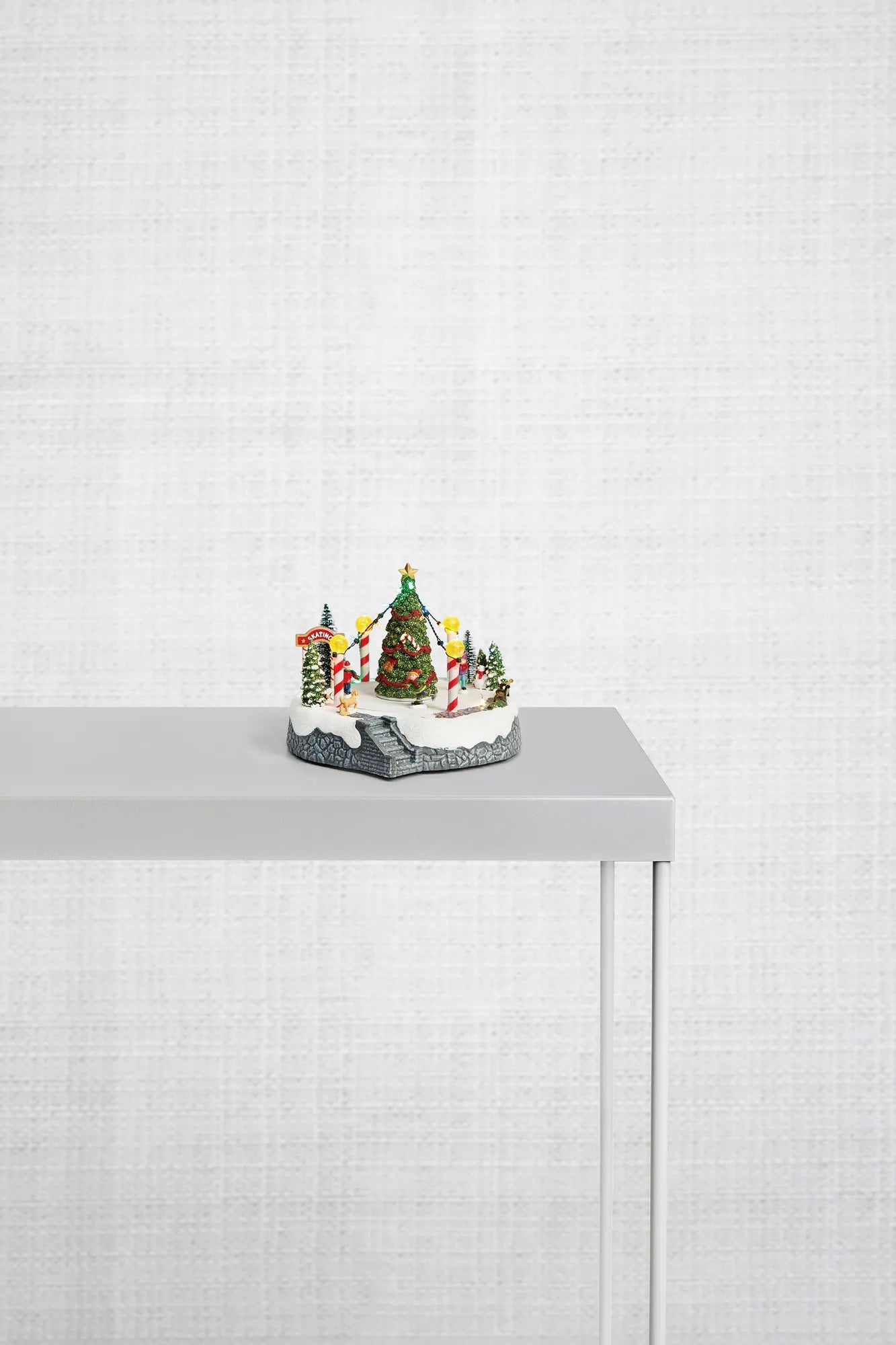 Tyr Table decoration Ice skating