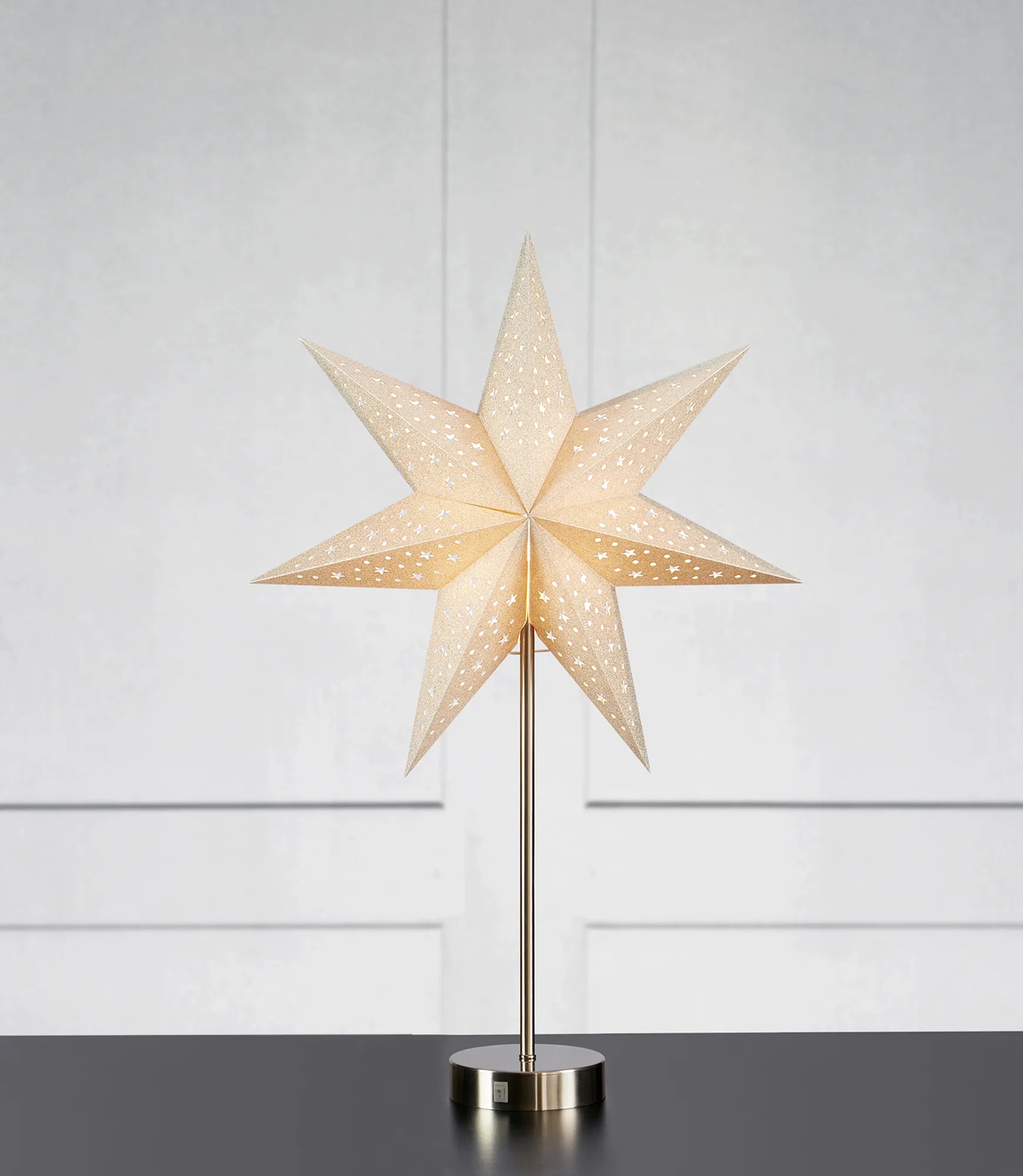 Mathilda guld julstjärna julbelysning stilren belysning | Mathilda gold Christmas star light minimalist lighting | Mathilda