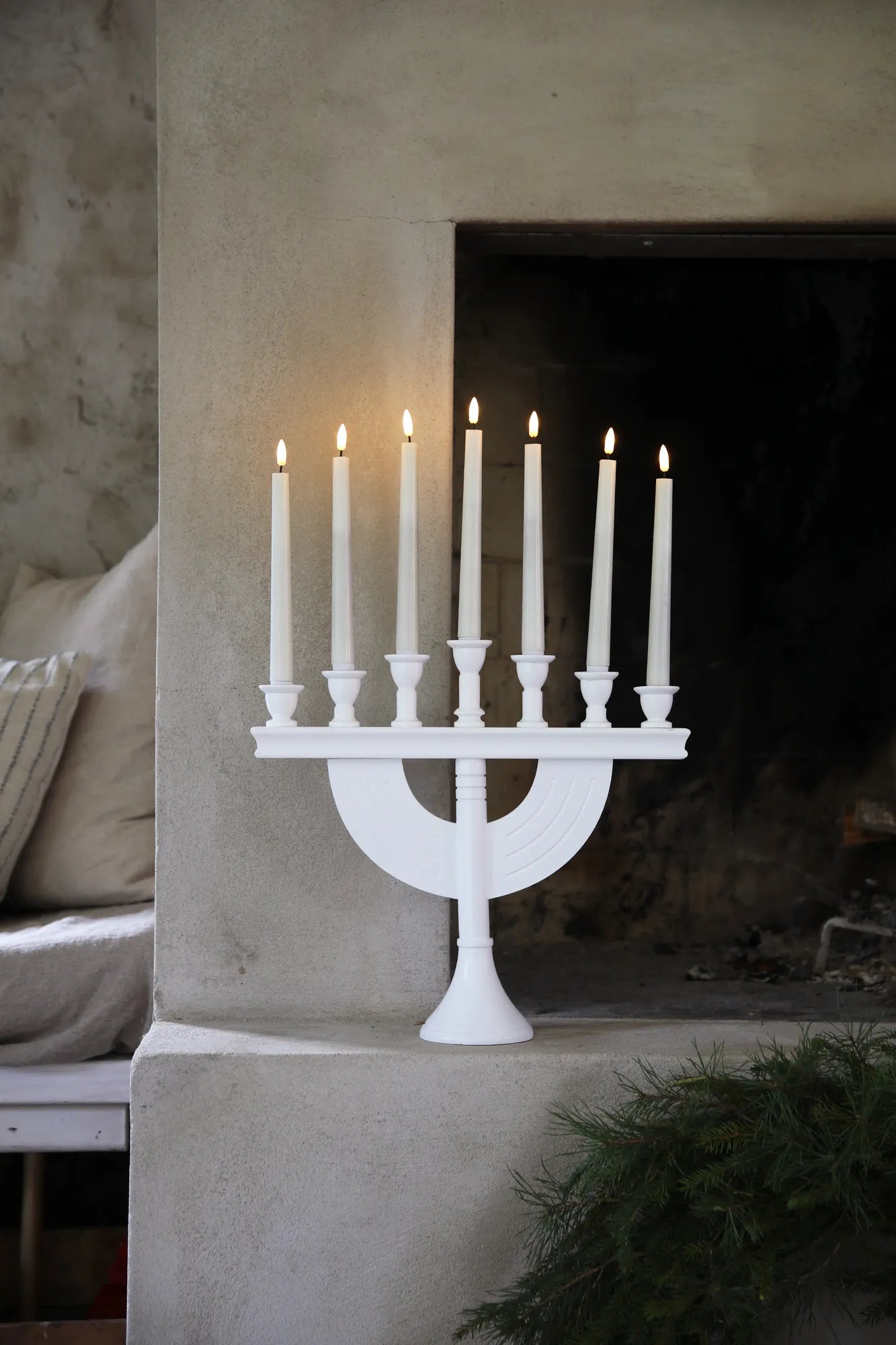 Torpa vit adventsljusstake julbelysning | Torpa white advent candle holder | Torpa weiß Adventsleuchter