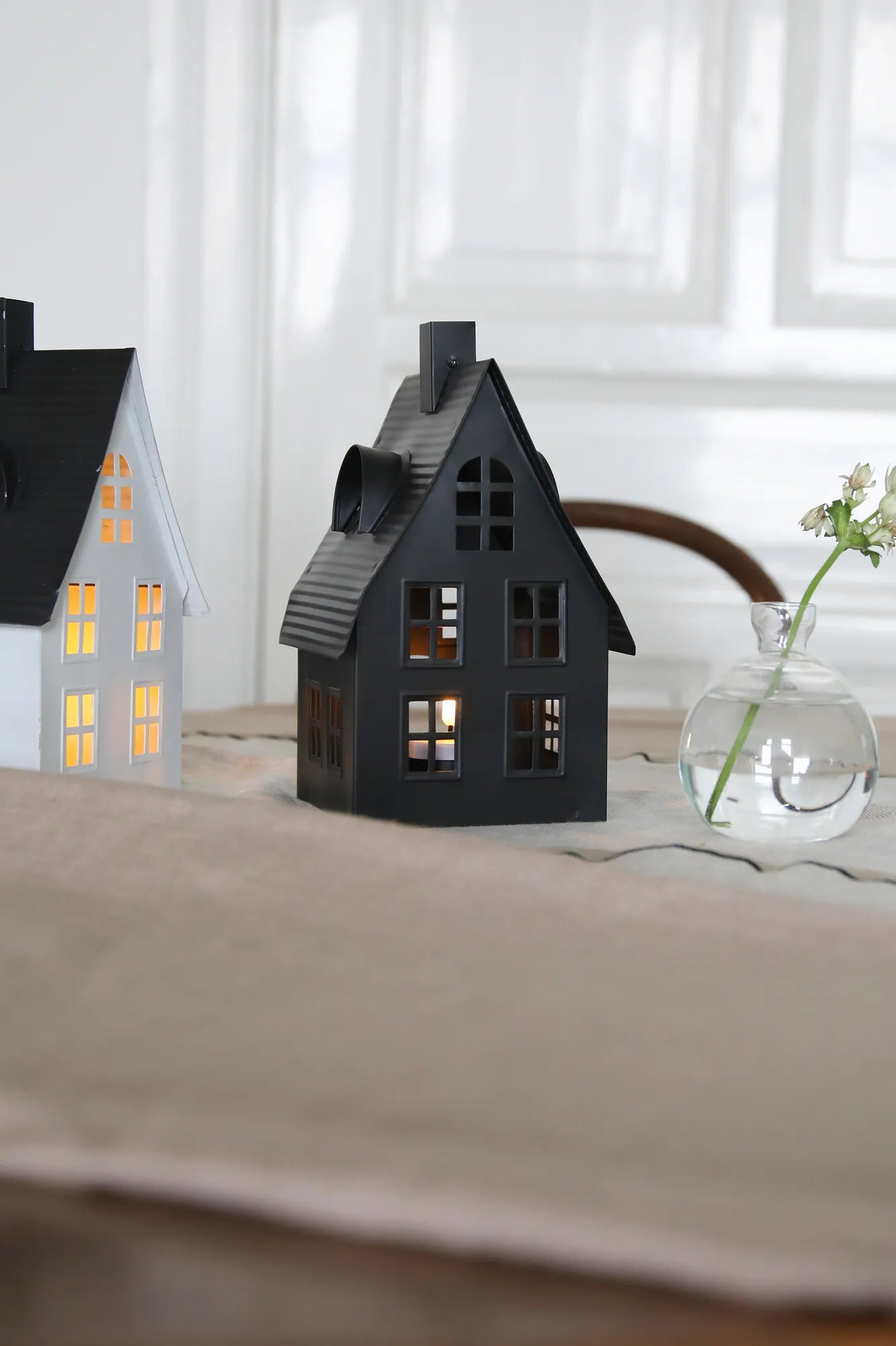 Luton svart lampa skandinavisk design | Luton black lamp Scandinavian design | Luton schwarz Lampe skandinavisches Design