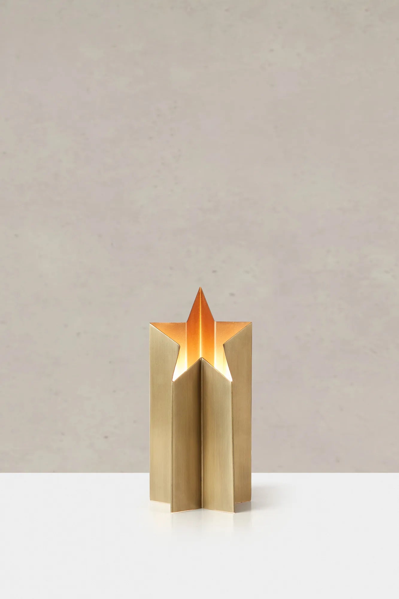 Asteri mässing lampa 27 cm stilren belysning | Asteri brass lamp | Asteri Messing Lampe minimalistische Beleuchtung