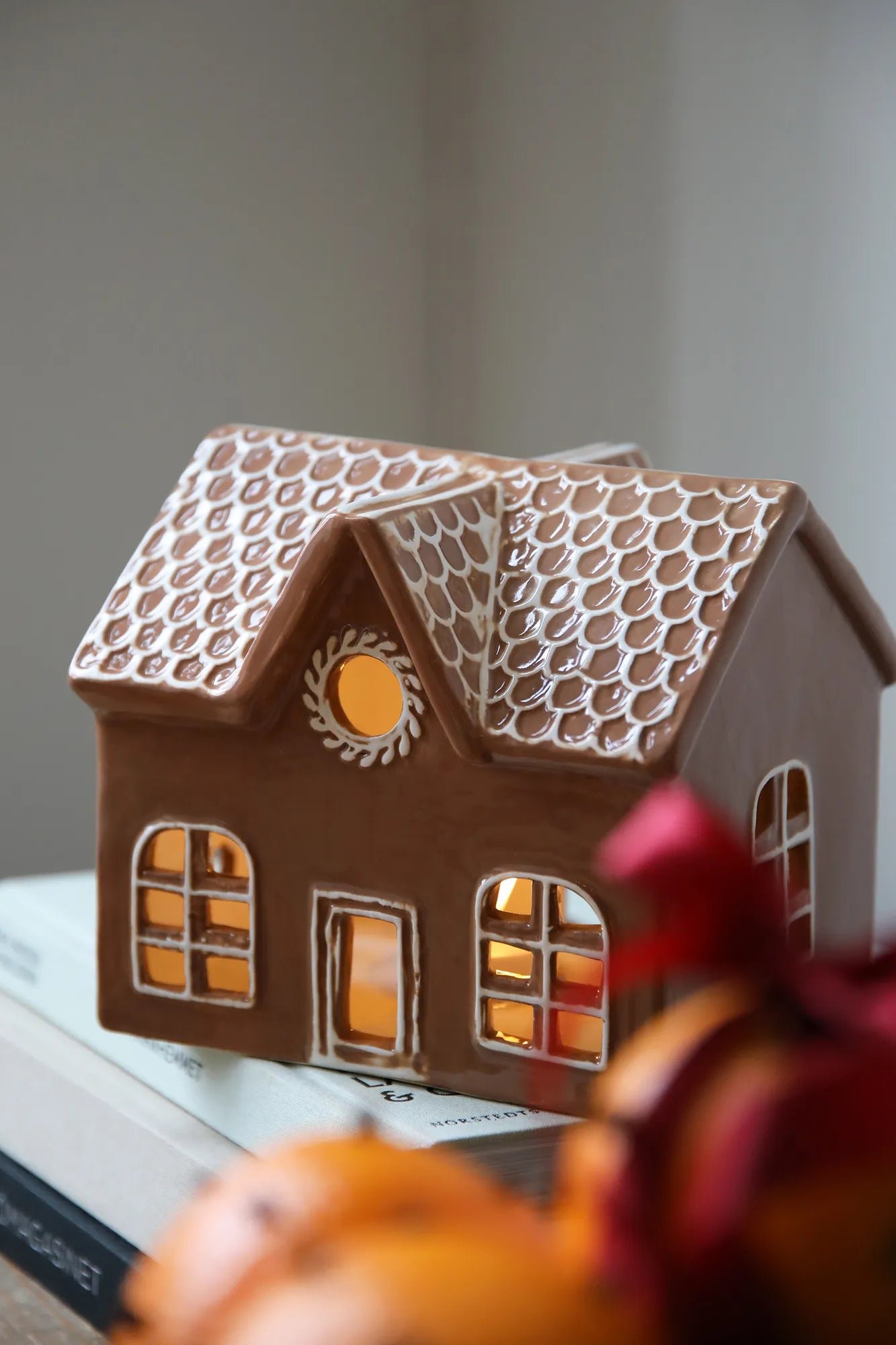Gingella Table Decoration Gingerbread House