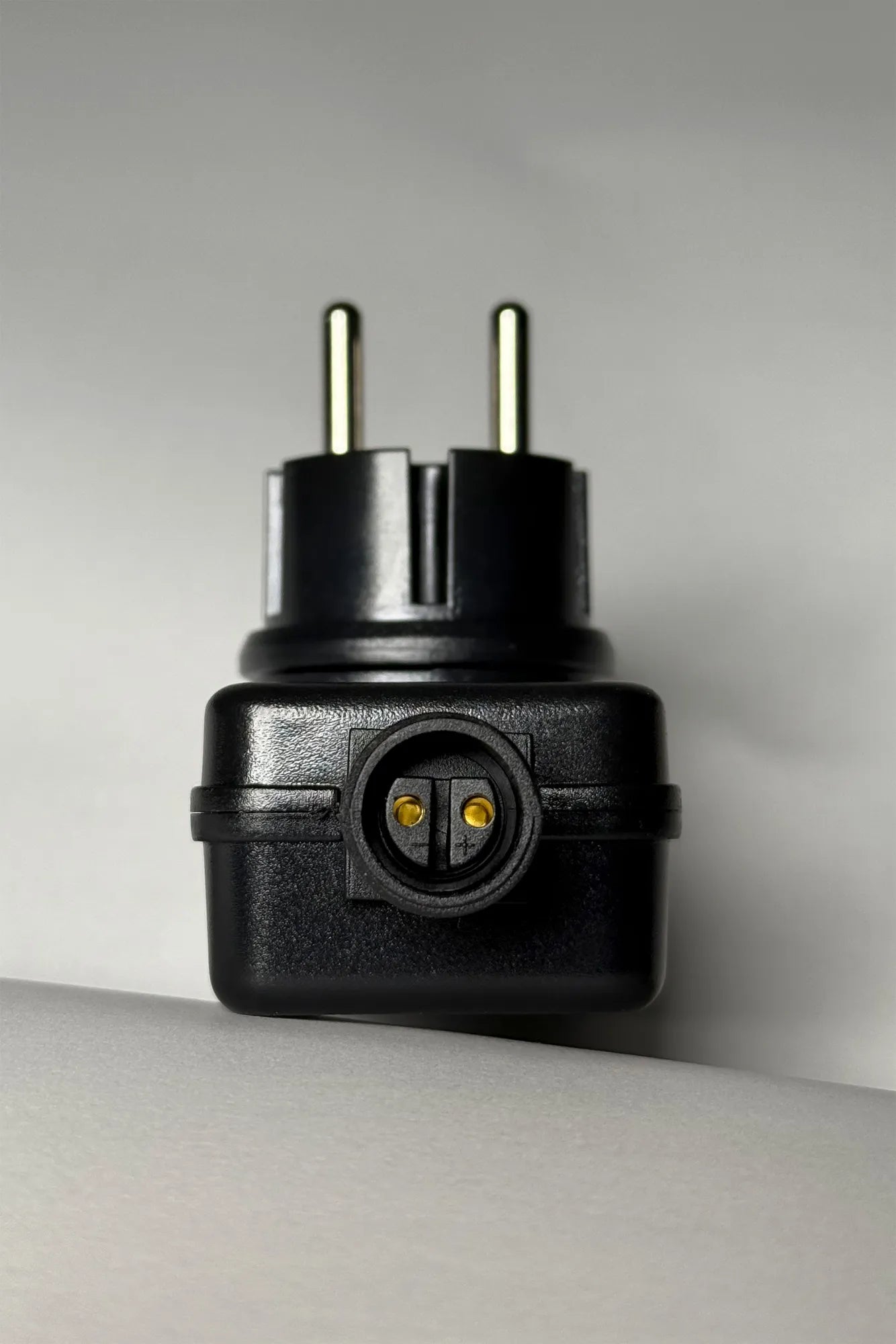 Universal Transformator 12 VDC 18 W neuer Stecker