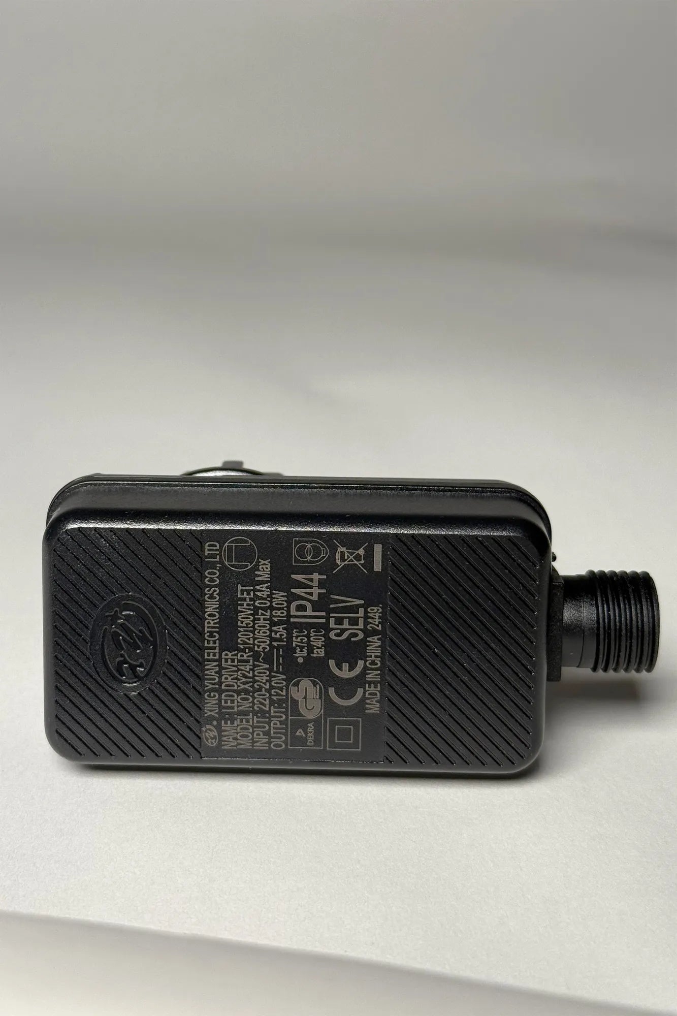 Universal Transformator 12 VDC 18 W neuer Stecker